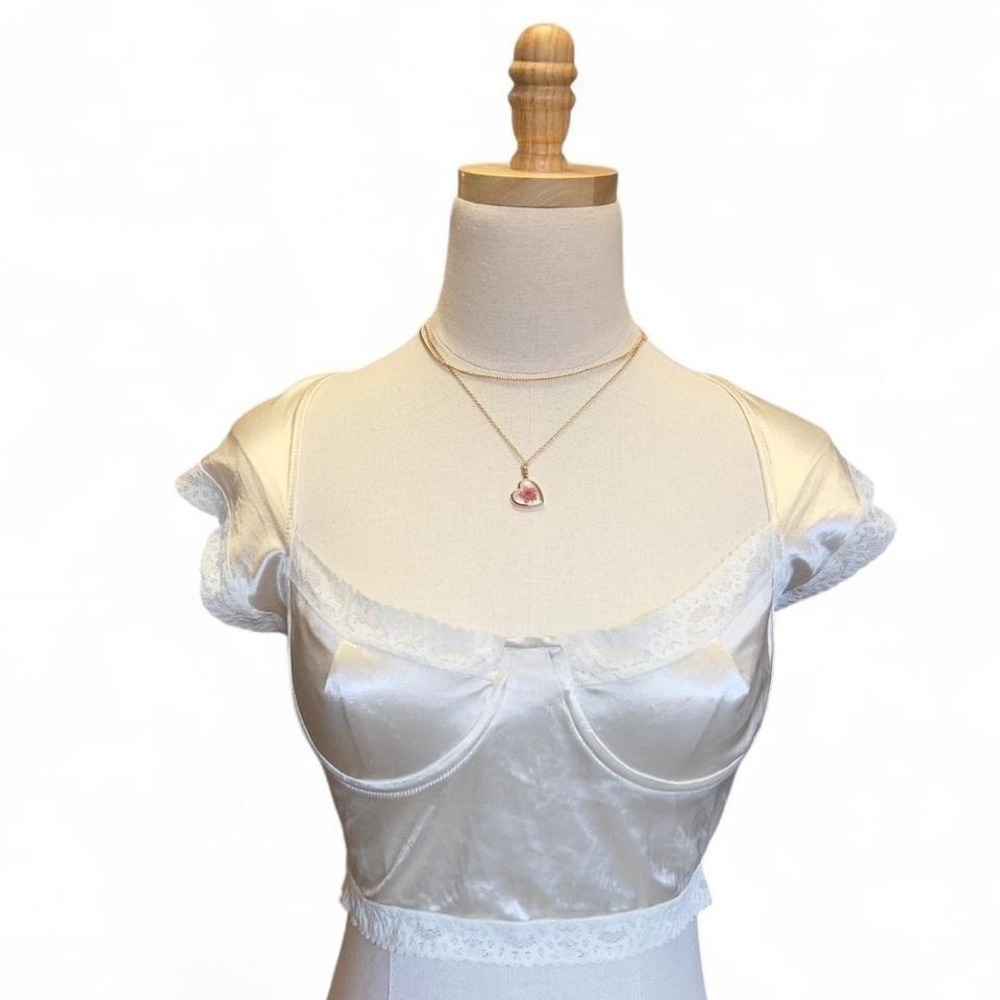 Vintage Victoria's Secret Cream‎ Lace Satin Top Size Large Gold Tag 90s Fairy